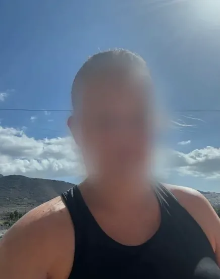 Mia, 37