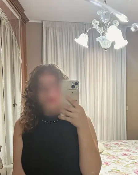 Sophie, 21