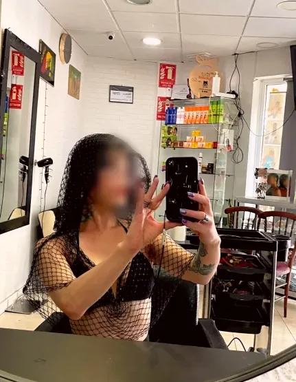 Svenja, 33