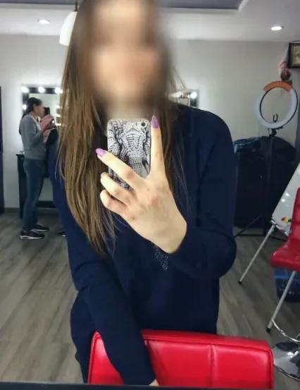 Zeynep, 29